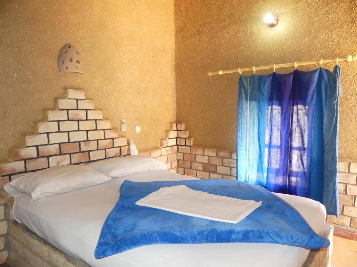 Les Pyramides Hotel 梅尔祖卡 外观 照片